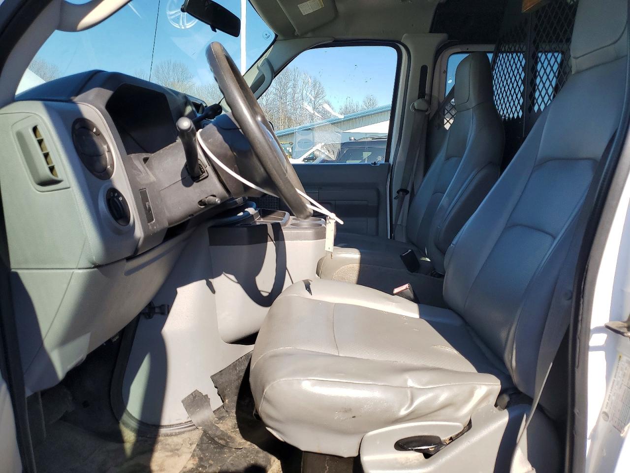 Ford Econoline E350 Super Duty Van