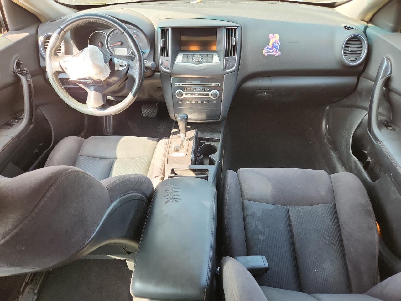 Nissan Maxima S
