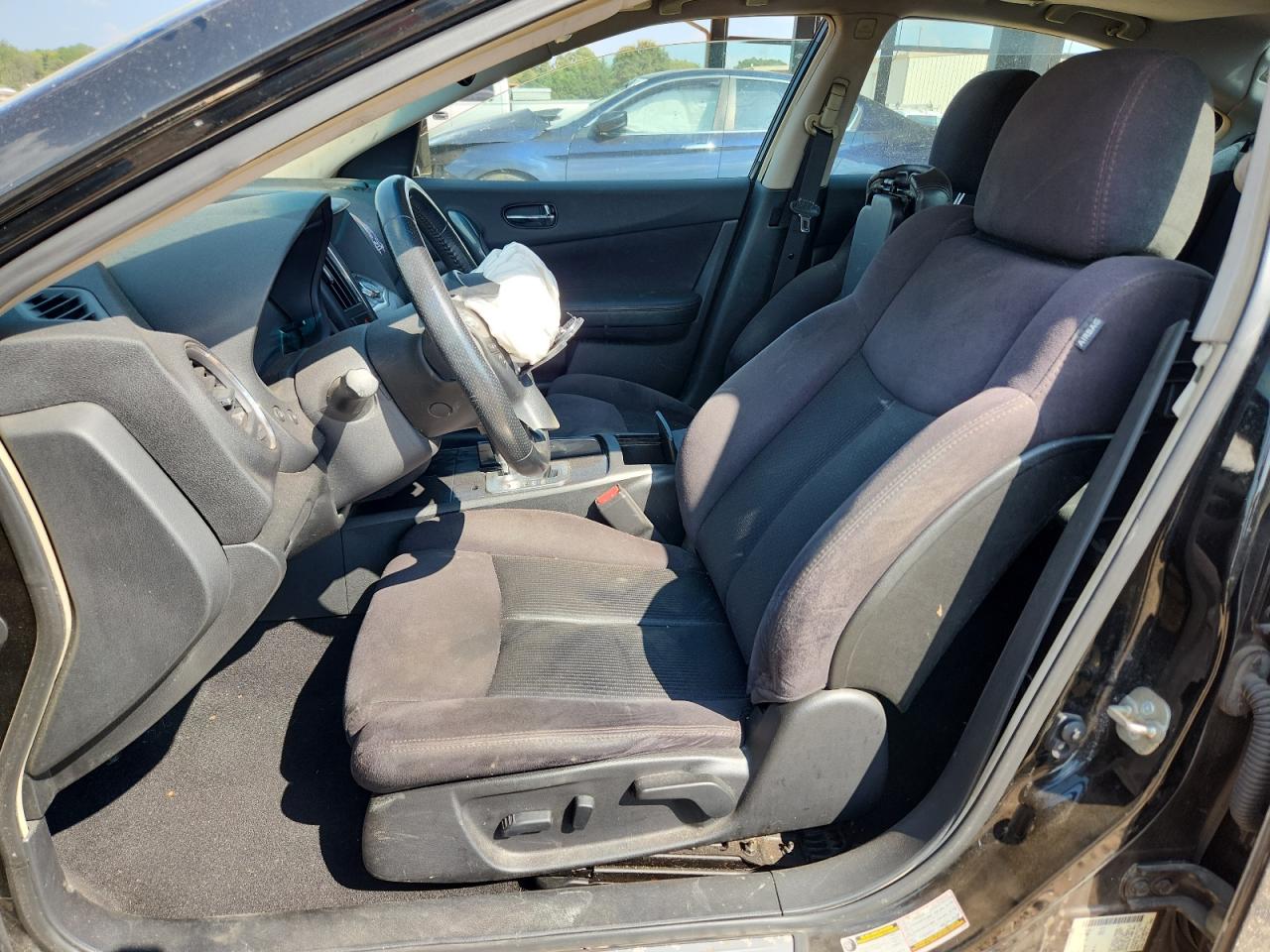 Nissan Maxima S