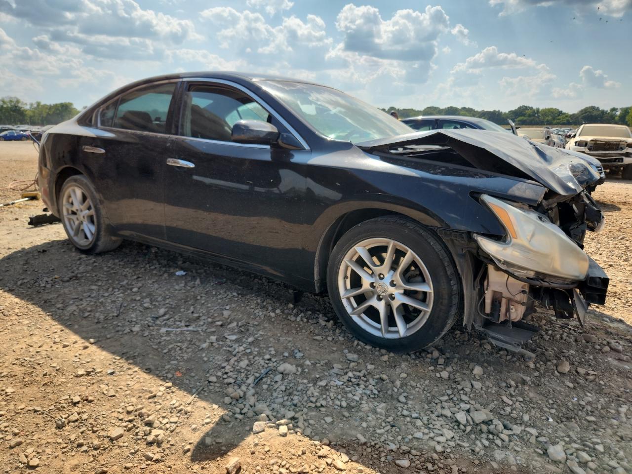 Nissan Maxima S