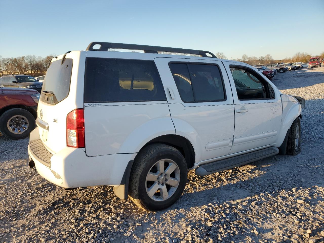 Nissan Pathfinder S