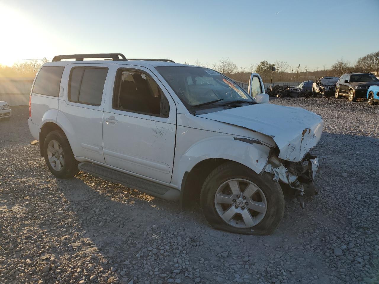 Nissan Pathfinder S