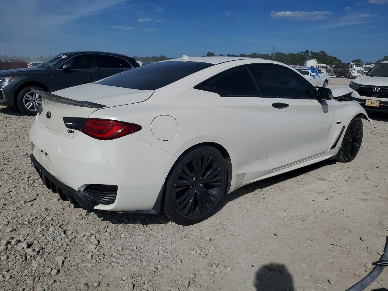 INFINITI Q60 3.0t P 3.0t Premium