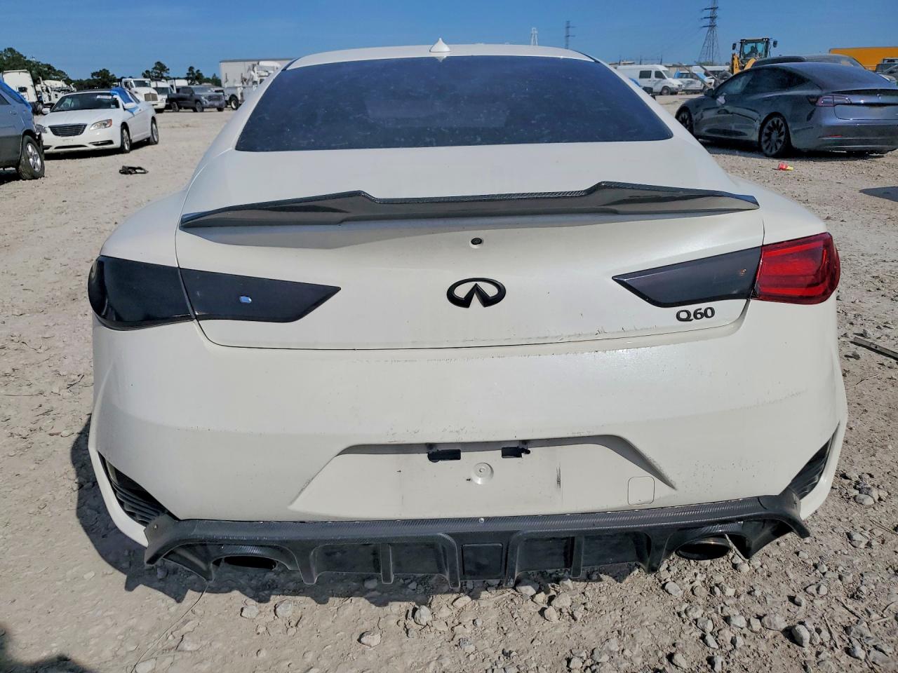 INFINITI Q60 3.0t P 3.0t Premium