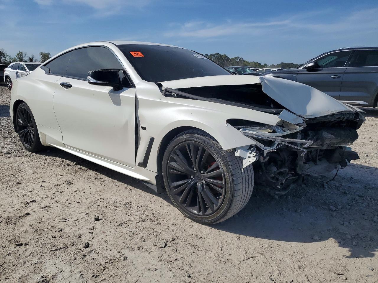 INFINITI Q60 3.0t P 3.0t Premium