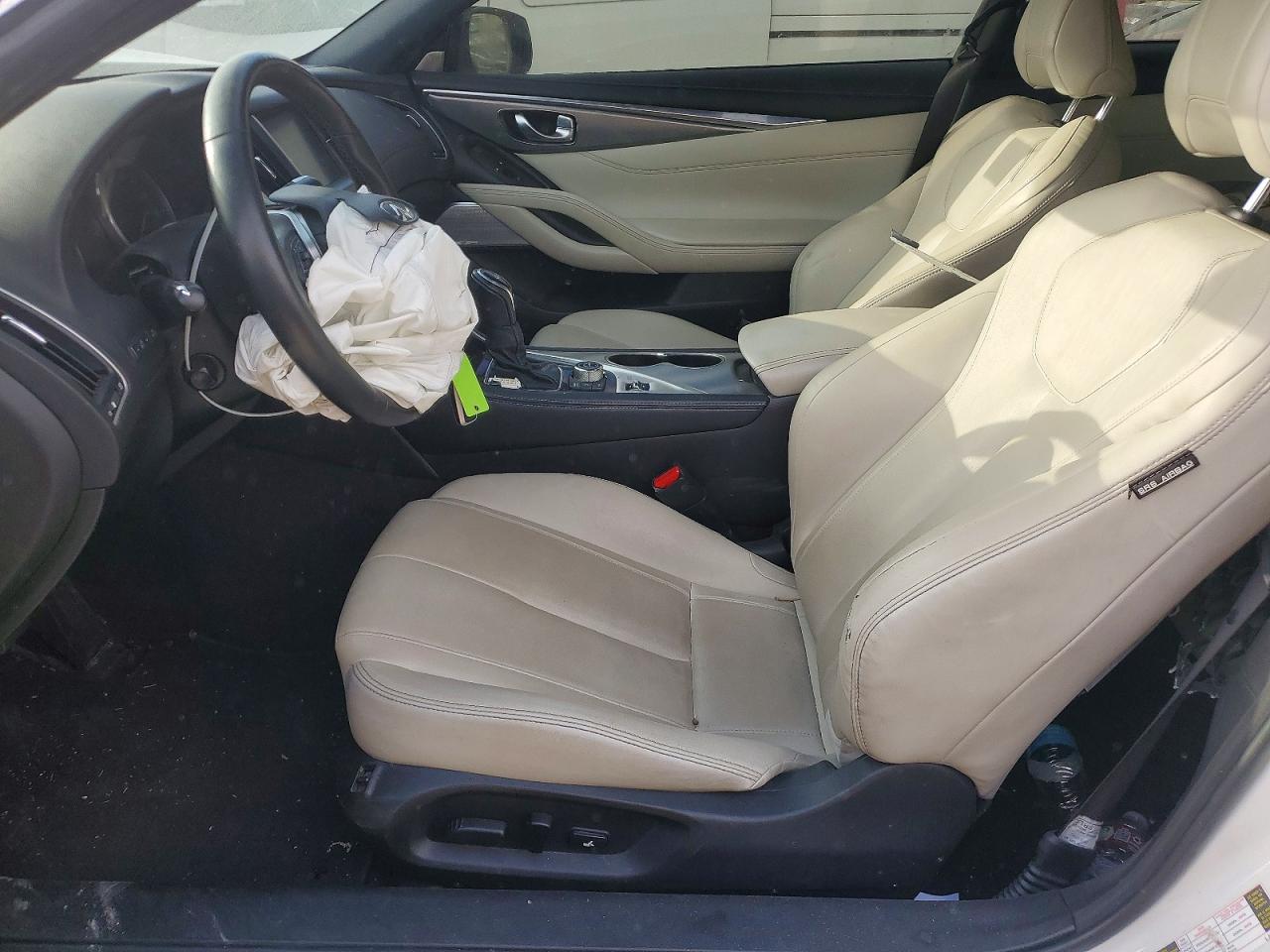 INFINITI Q60 3.0t P 3.0t Premium
