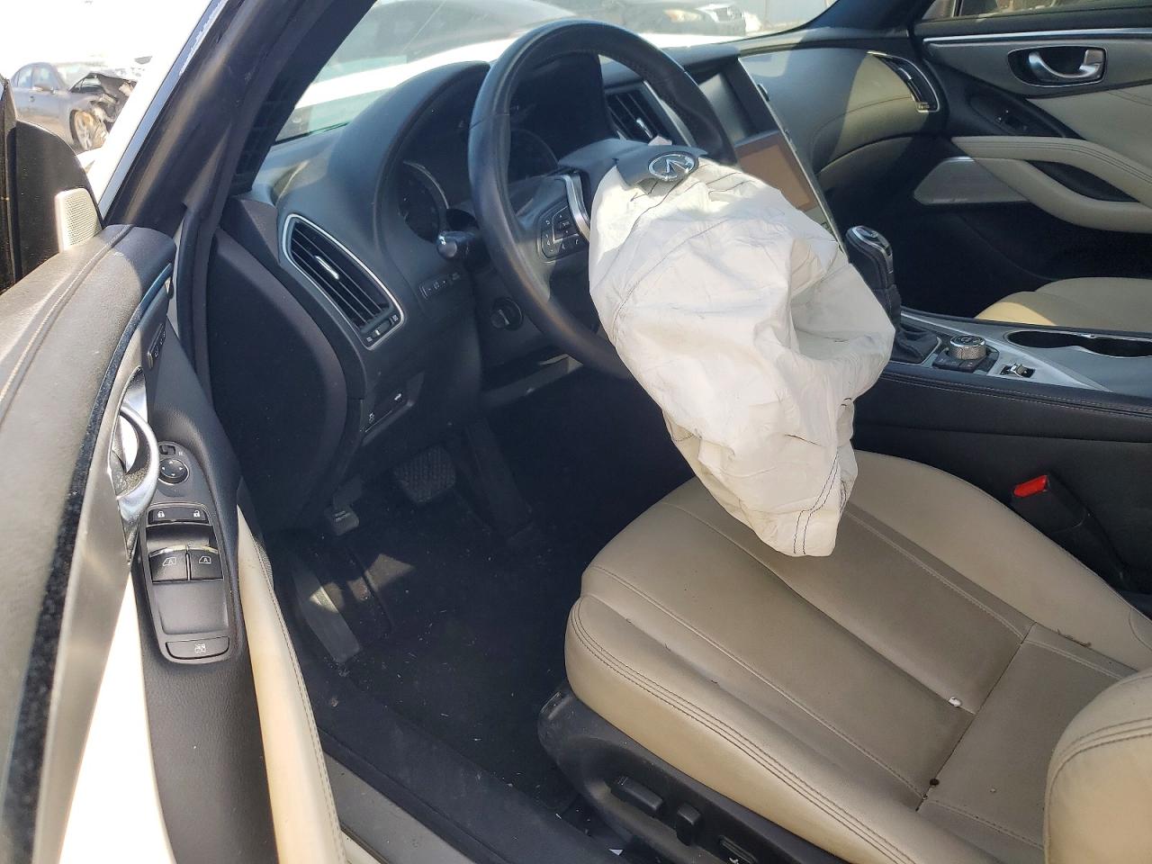 INFINITI Q60 3.0t P 3.0t Premium