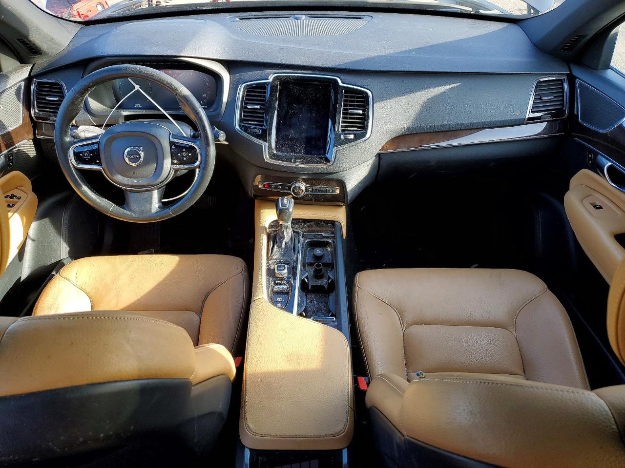 Volvo XC90 T6