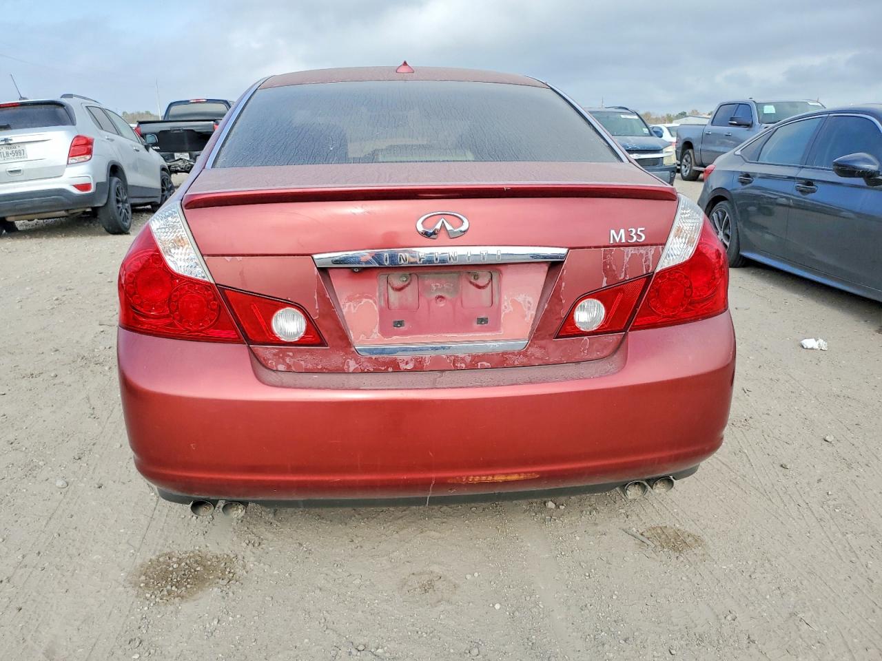 INFINITI M35 Base