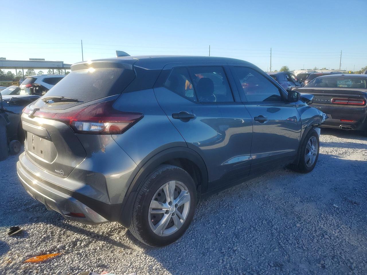 Nissan Kicks Play S