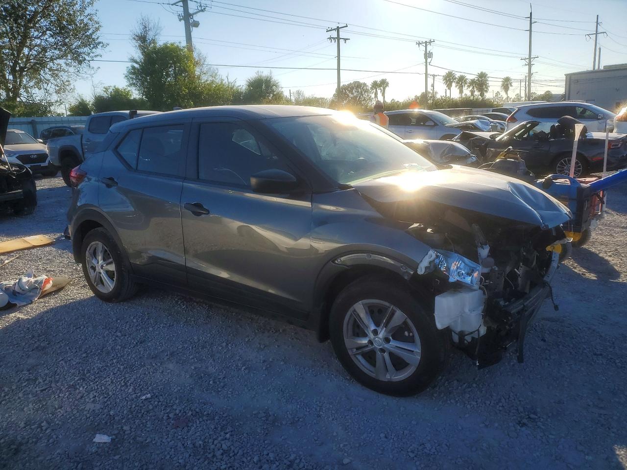 Nissan Kicks Play S