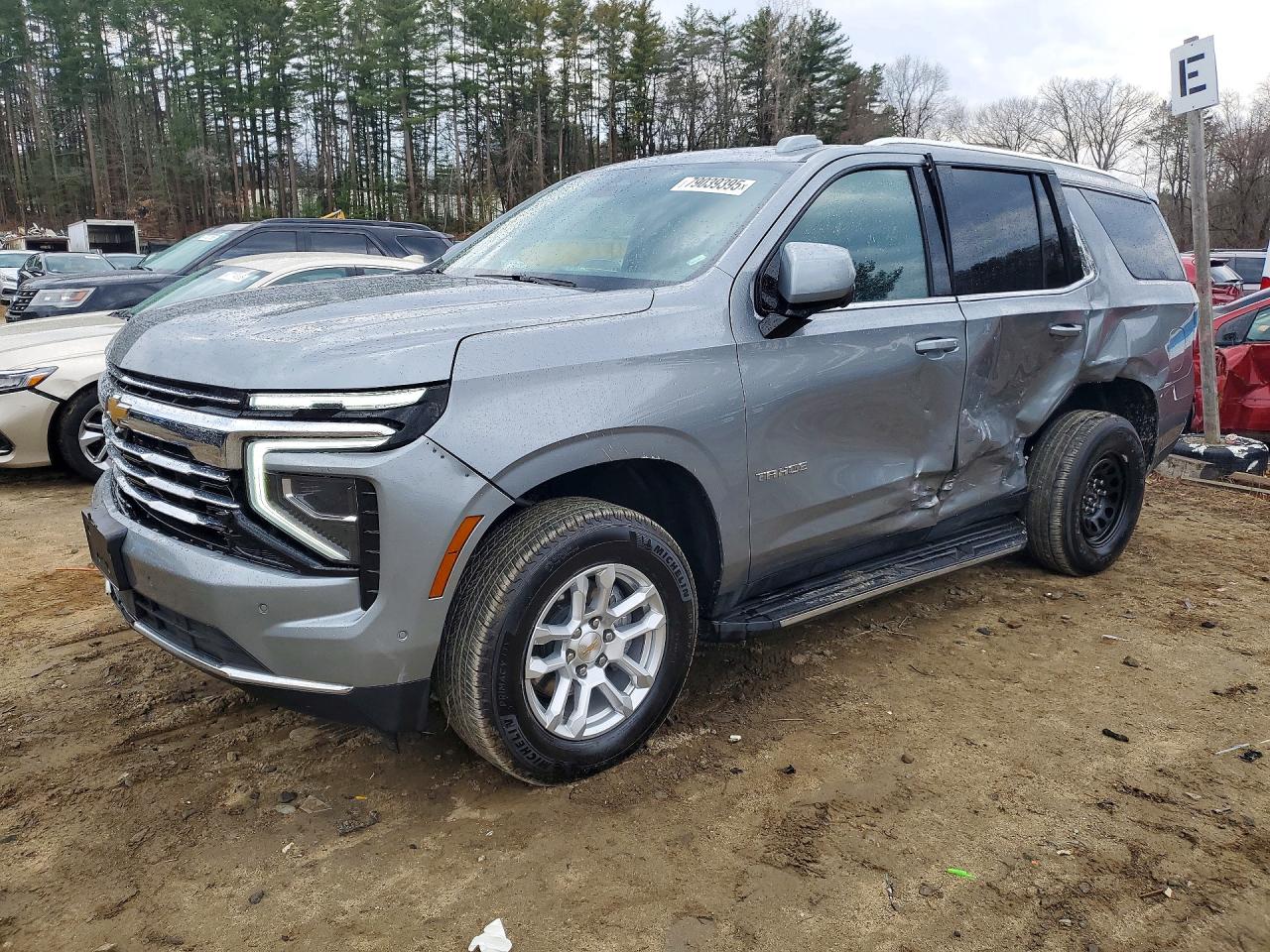 Salvage Chevrolet Tahoe Image