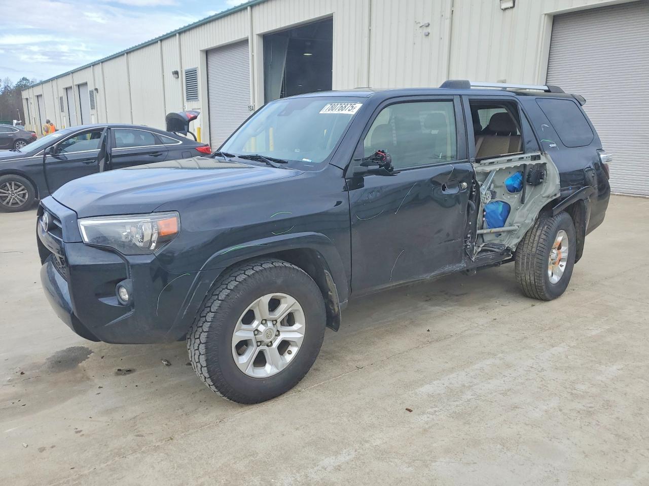 Salvage Toyota 4Runner Image