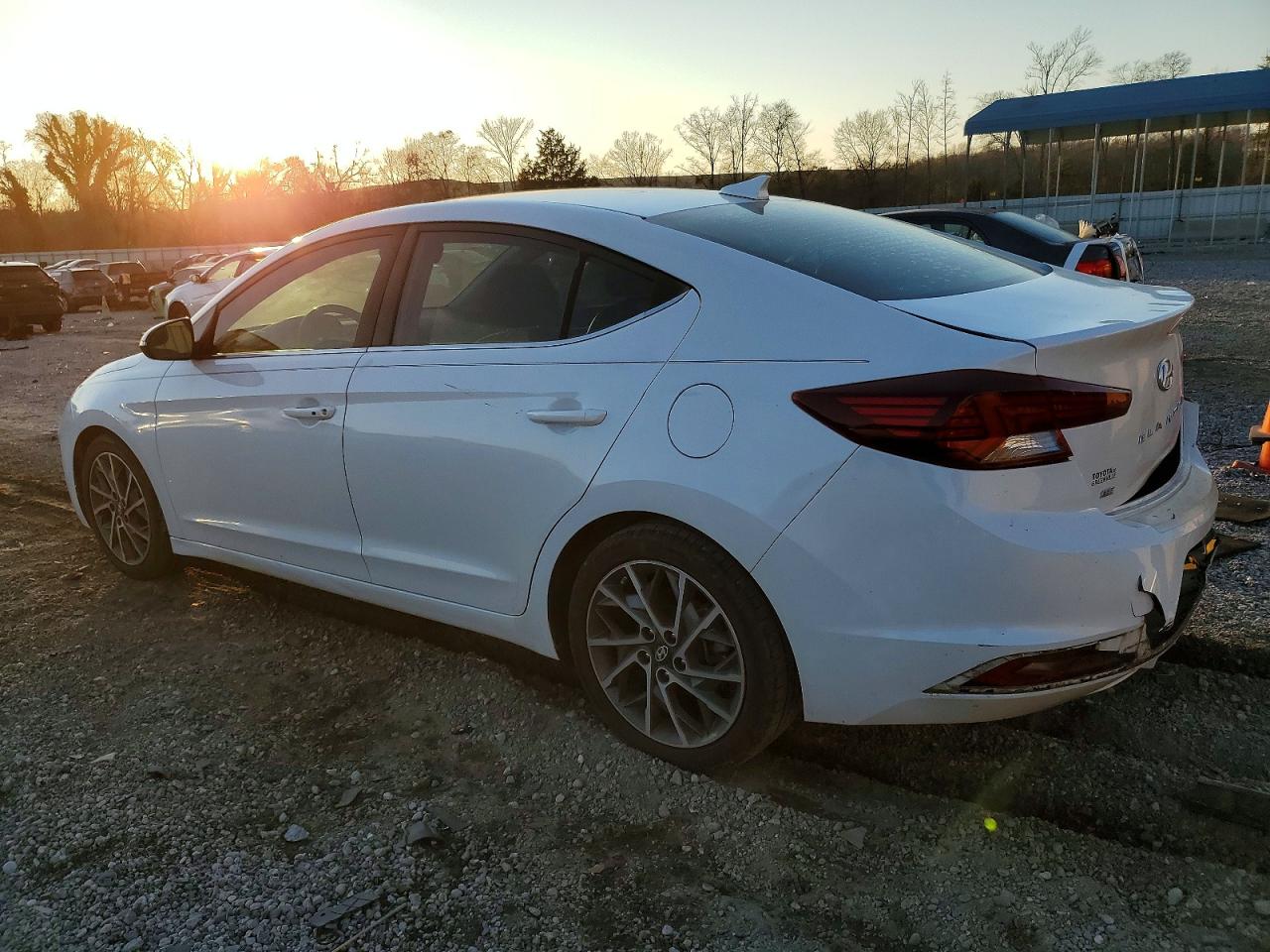 Hyundai ELANTRA Sel
