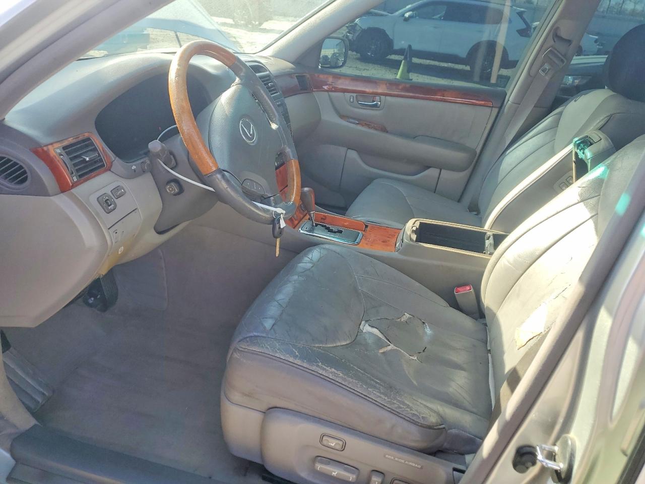 Lexus LS Base