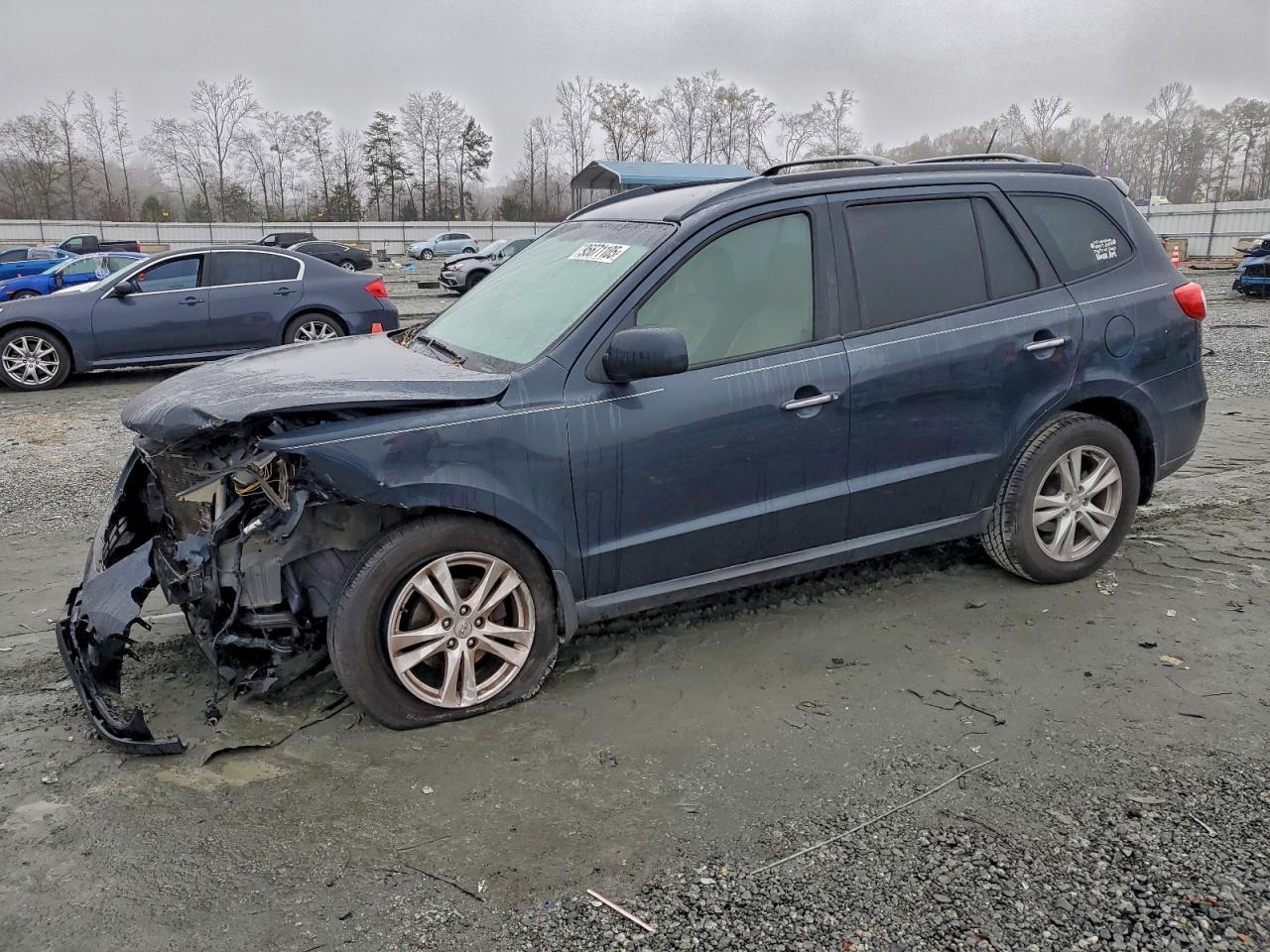 Salvage Hyundai SANTA FE Image
