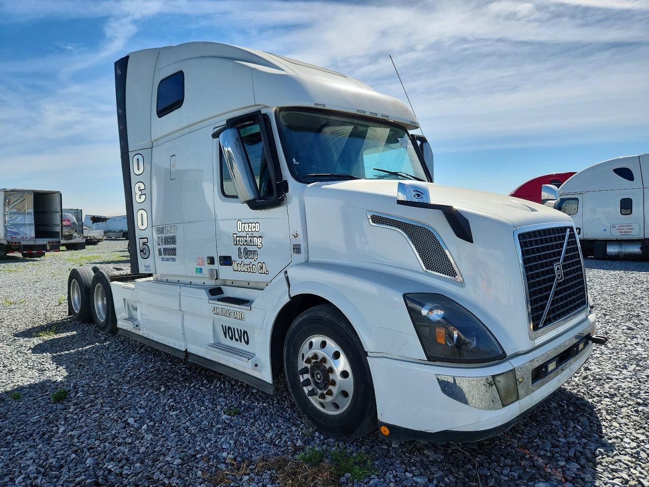 Salvage Volvo Vn Image