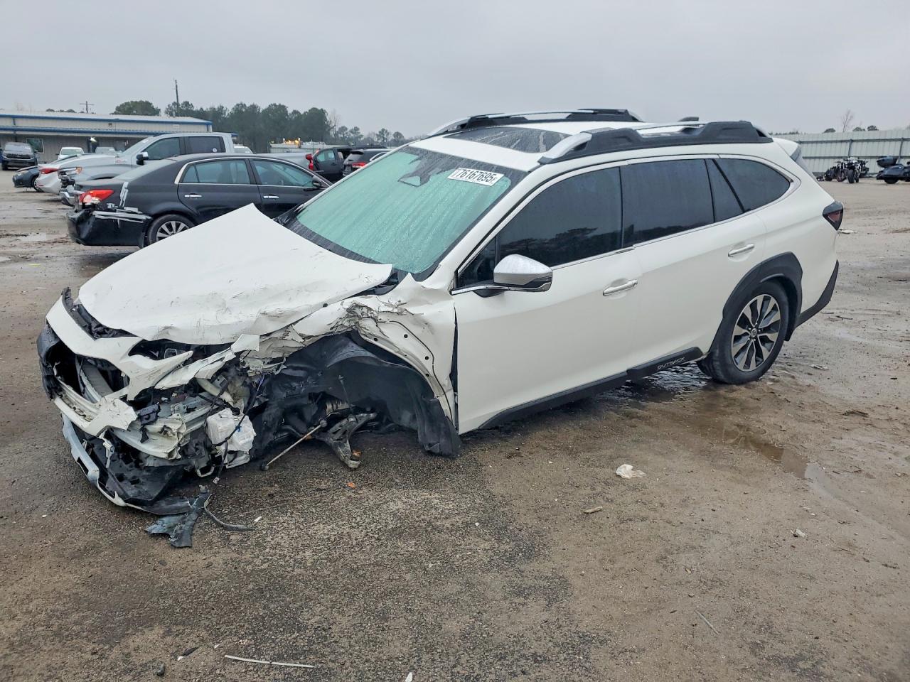 Salvage Subaru Outback Image