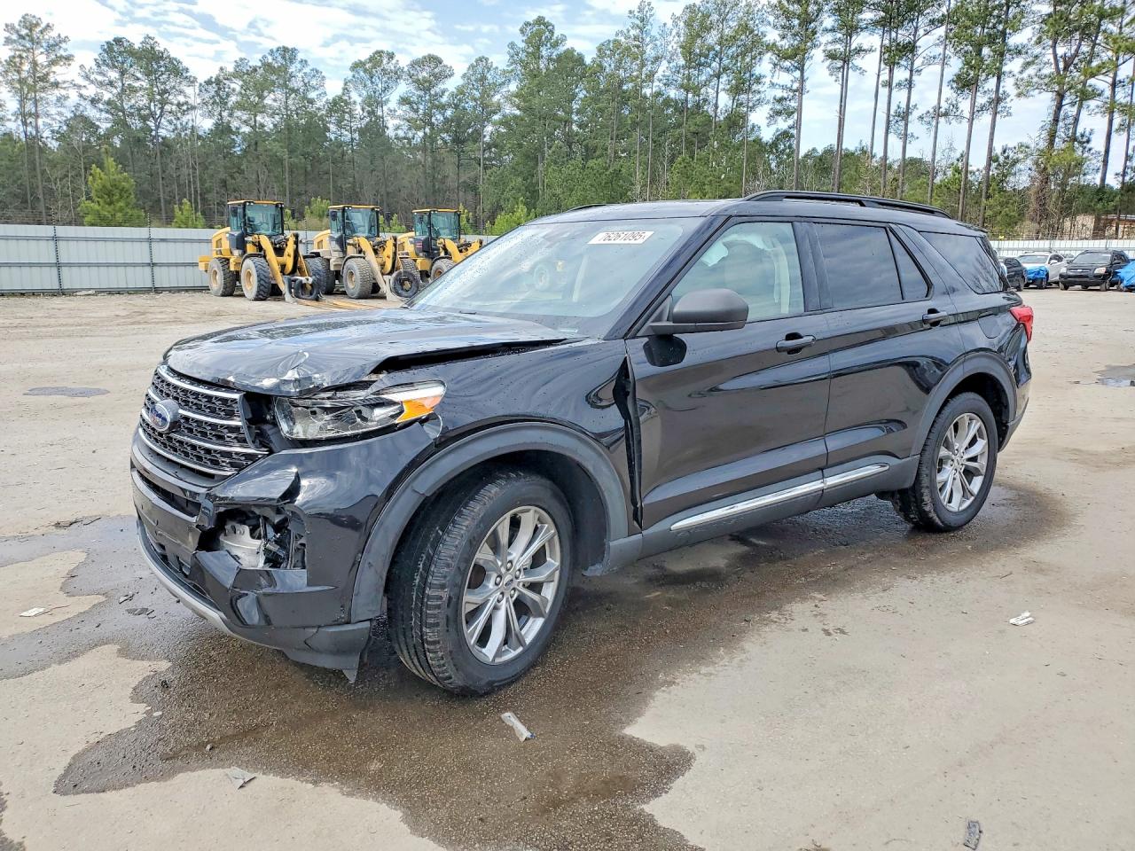 Salvage Ford Explorer Image