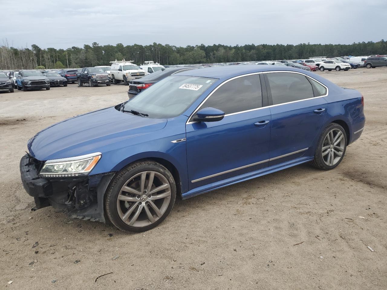 Salvage Volkswagen Passat Image