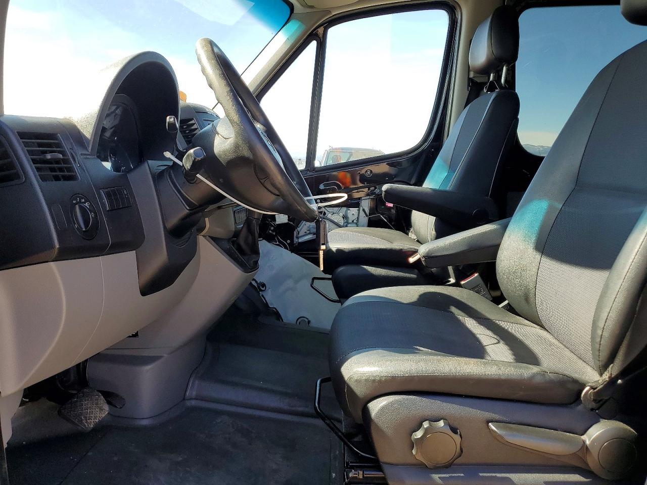 Mercedes-Benz Sprinter 2500