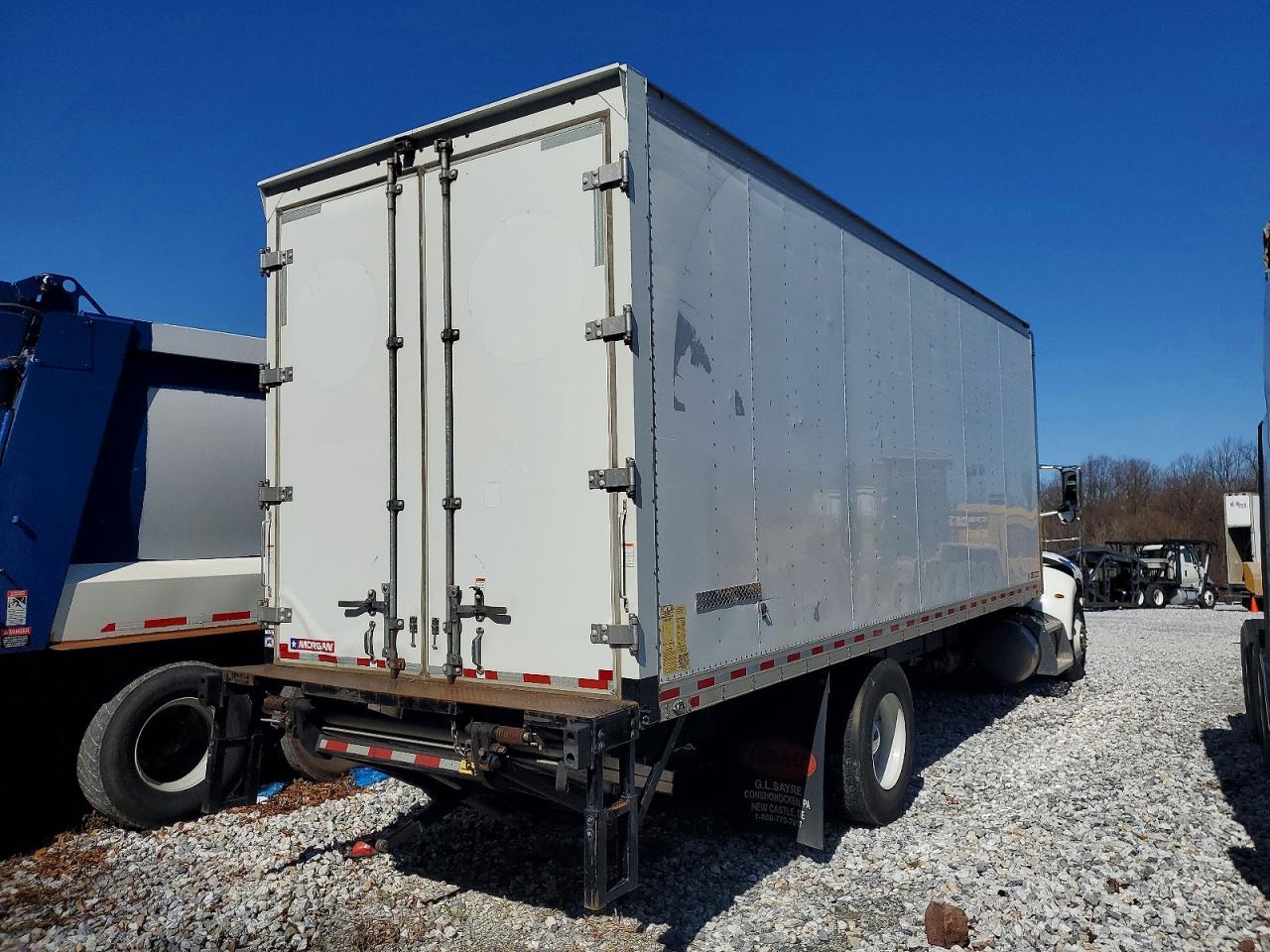 Peterbilt 337