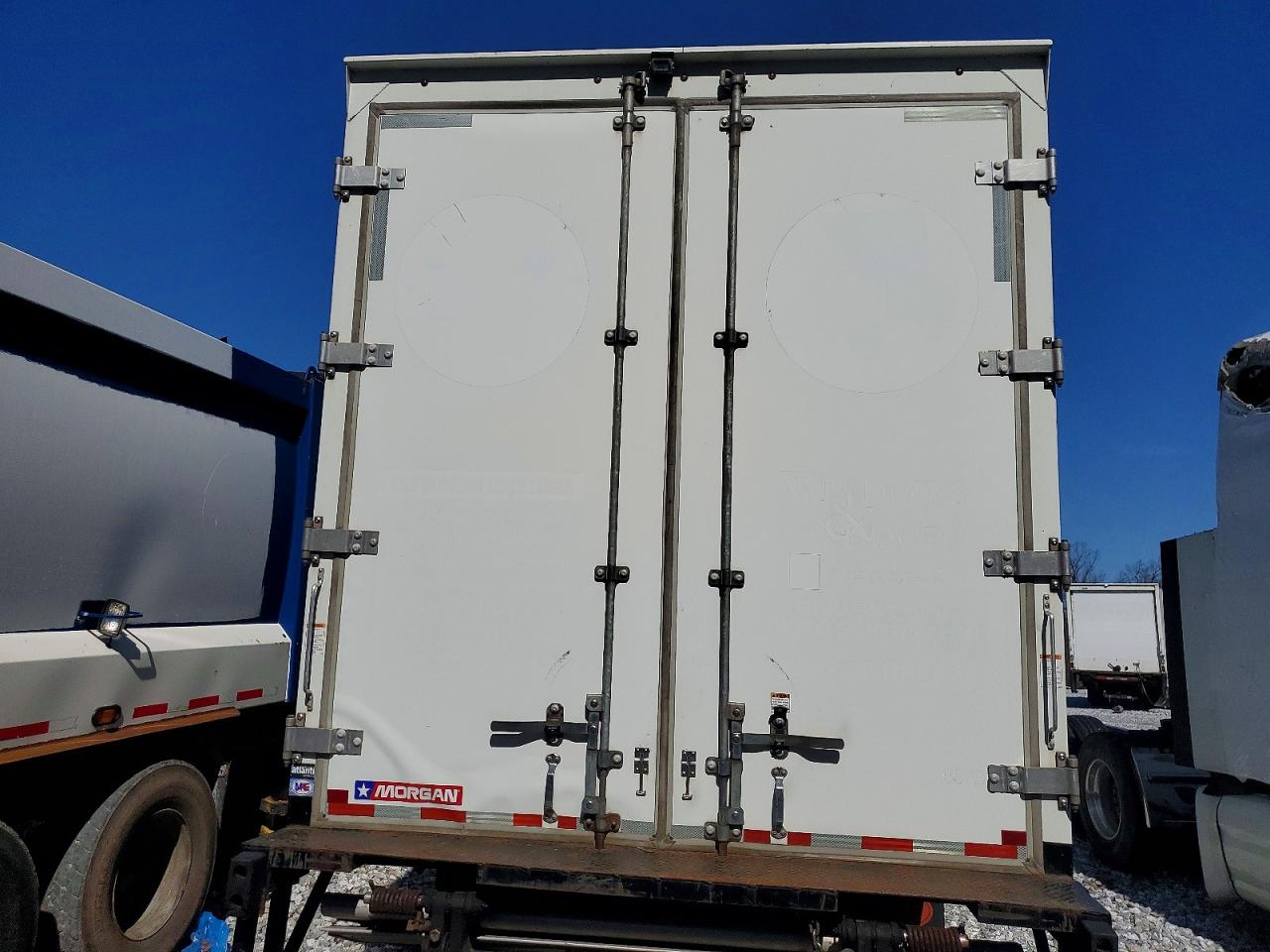 Peterbilt 337