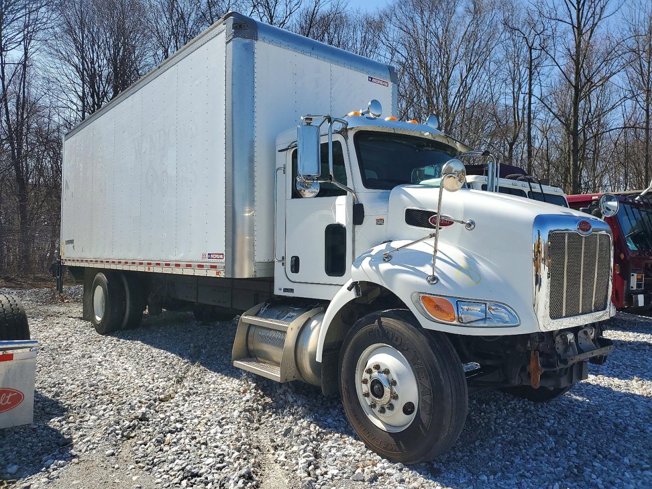 Salvage Peterbilt 337 Image
