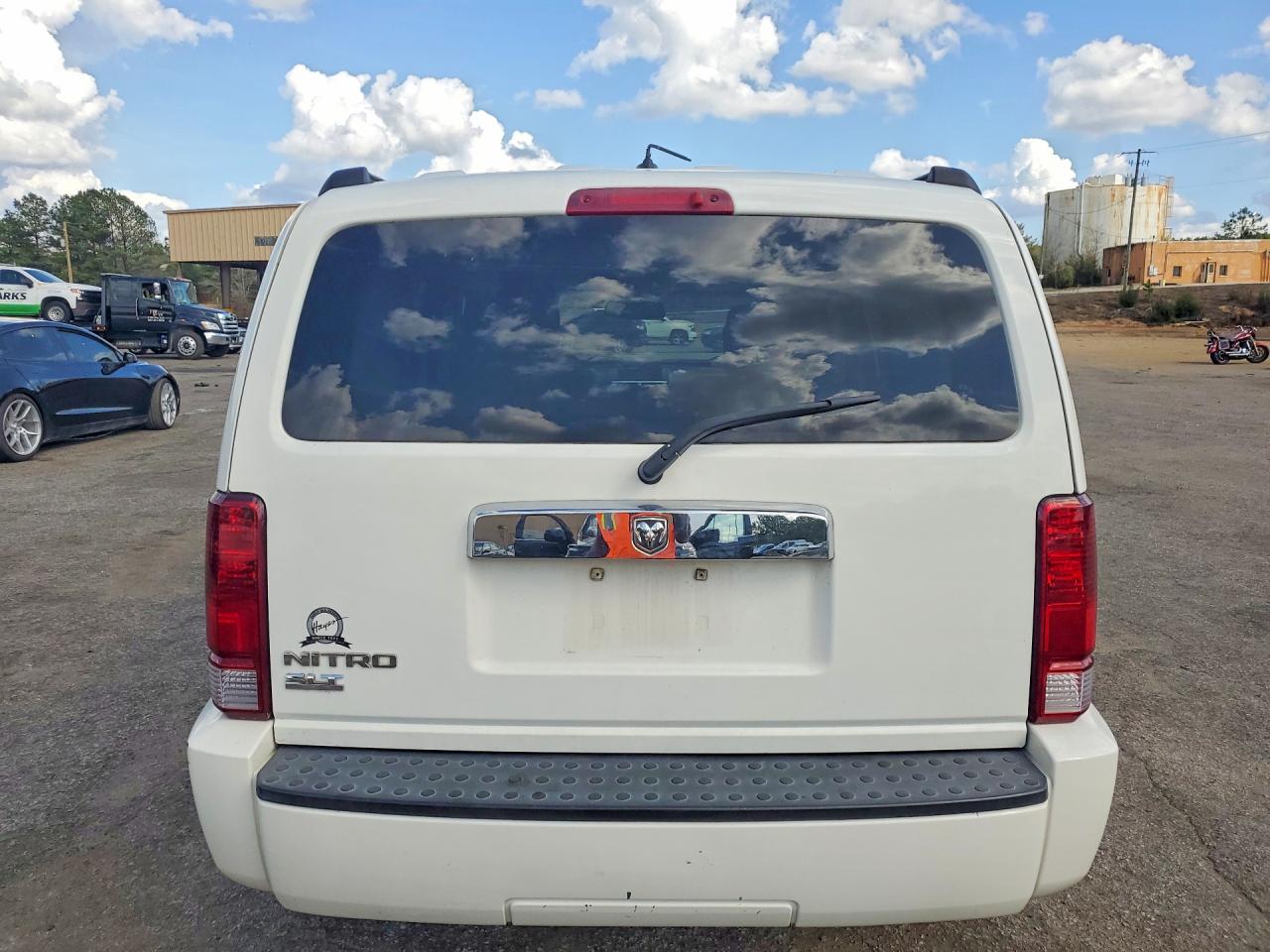 Dodge Nitro Slt