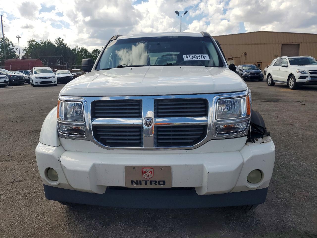 Dodge Nitro Slt