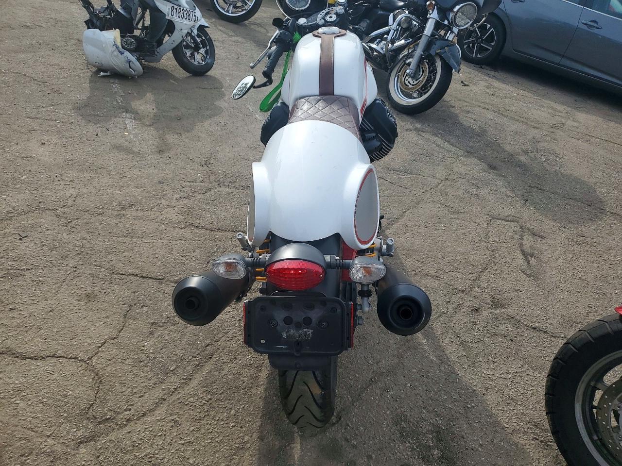 Moto Guzzi V7