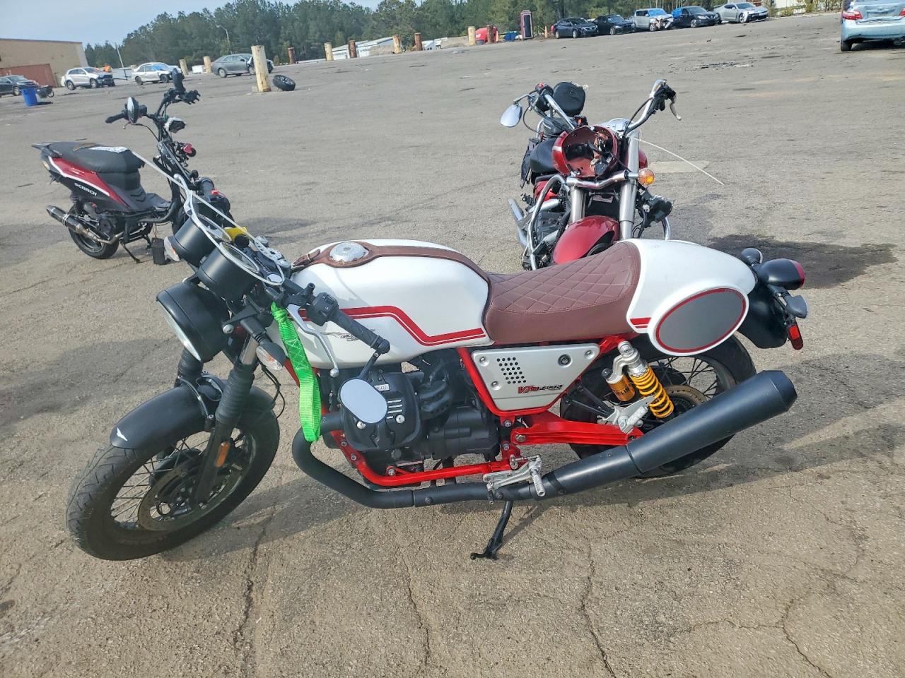 Moto Guzzi V7