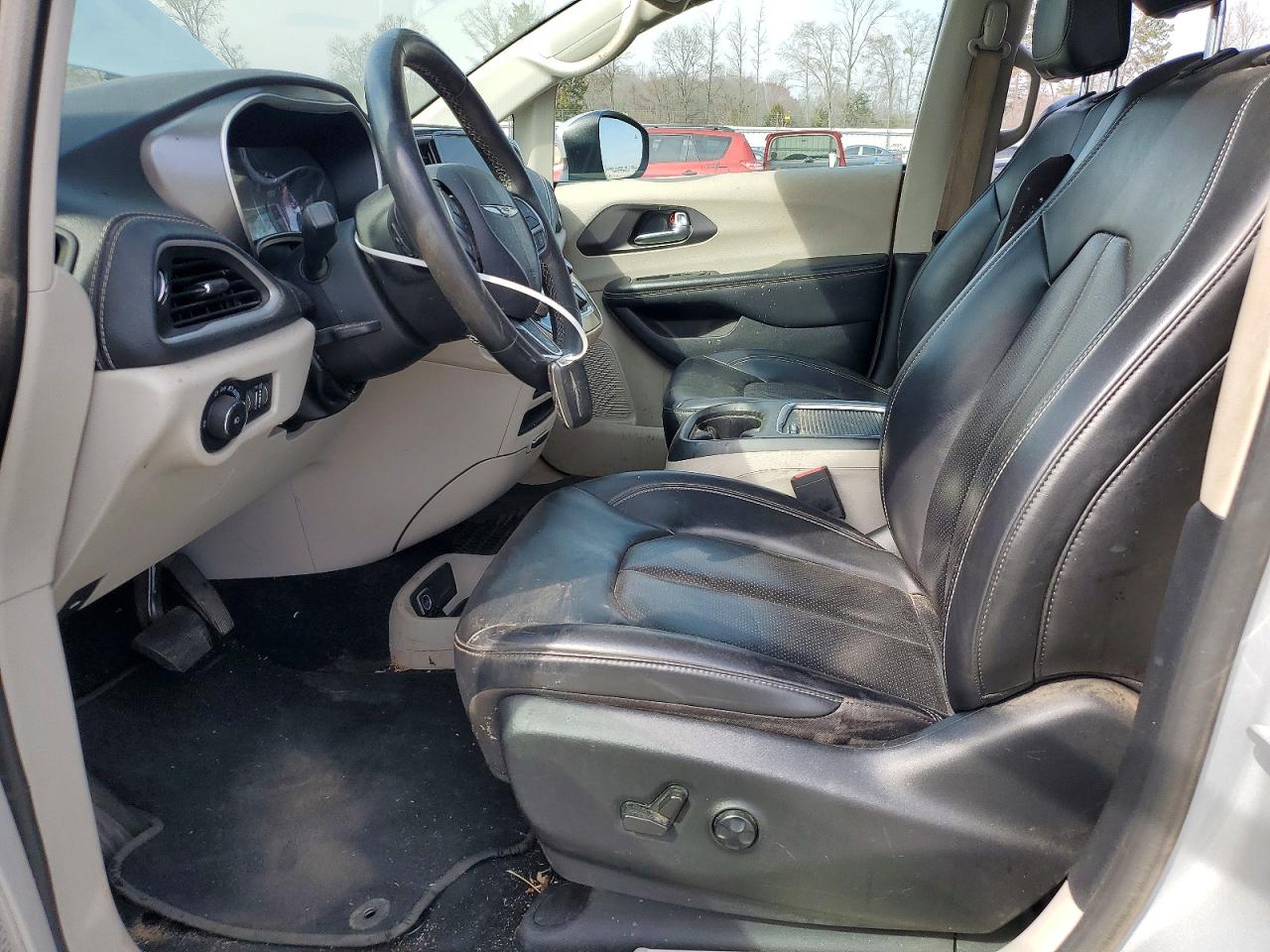 Chrysler Pacifica Touring L