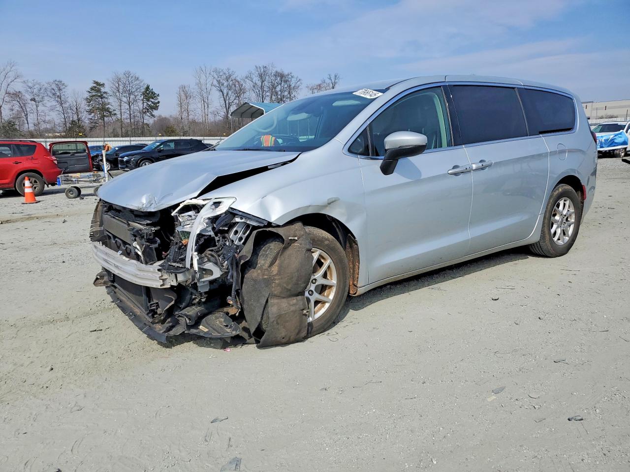 Salvage Chrysler Pacifica Image