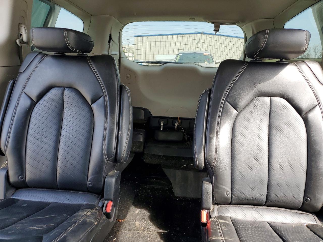 Chrysler Pacifica Touring L