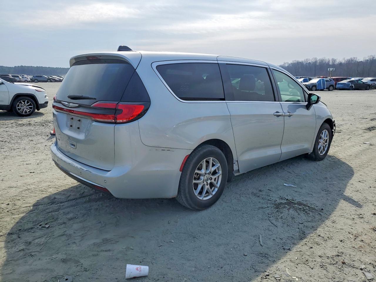 Chrysler Pacifica Touring L