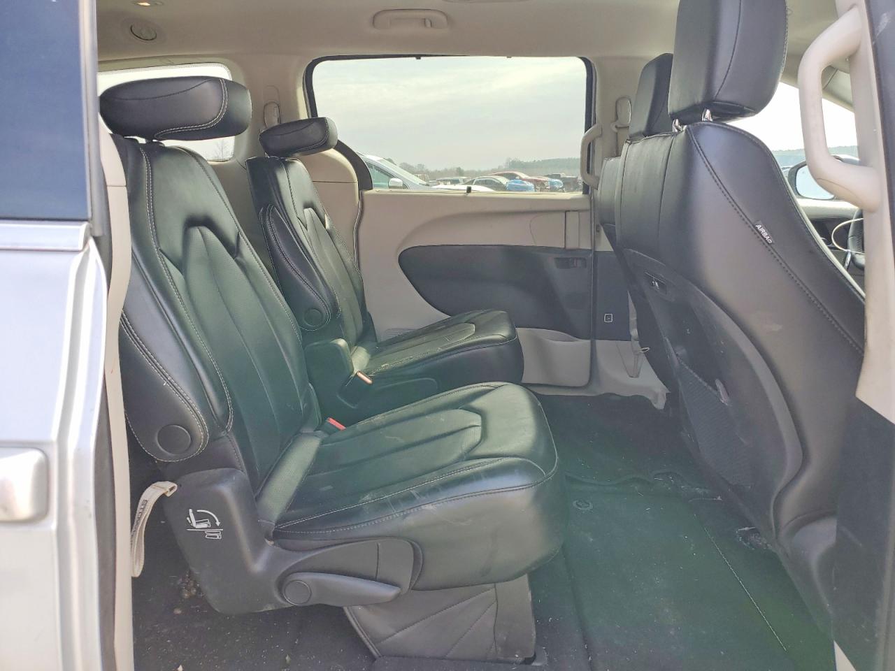 Chrysler Pacifica Touring L