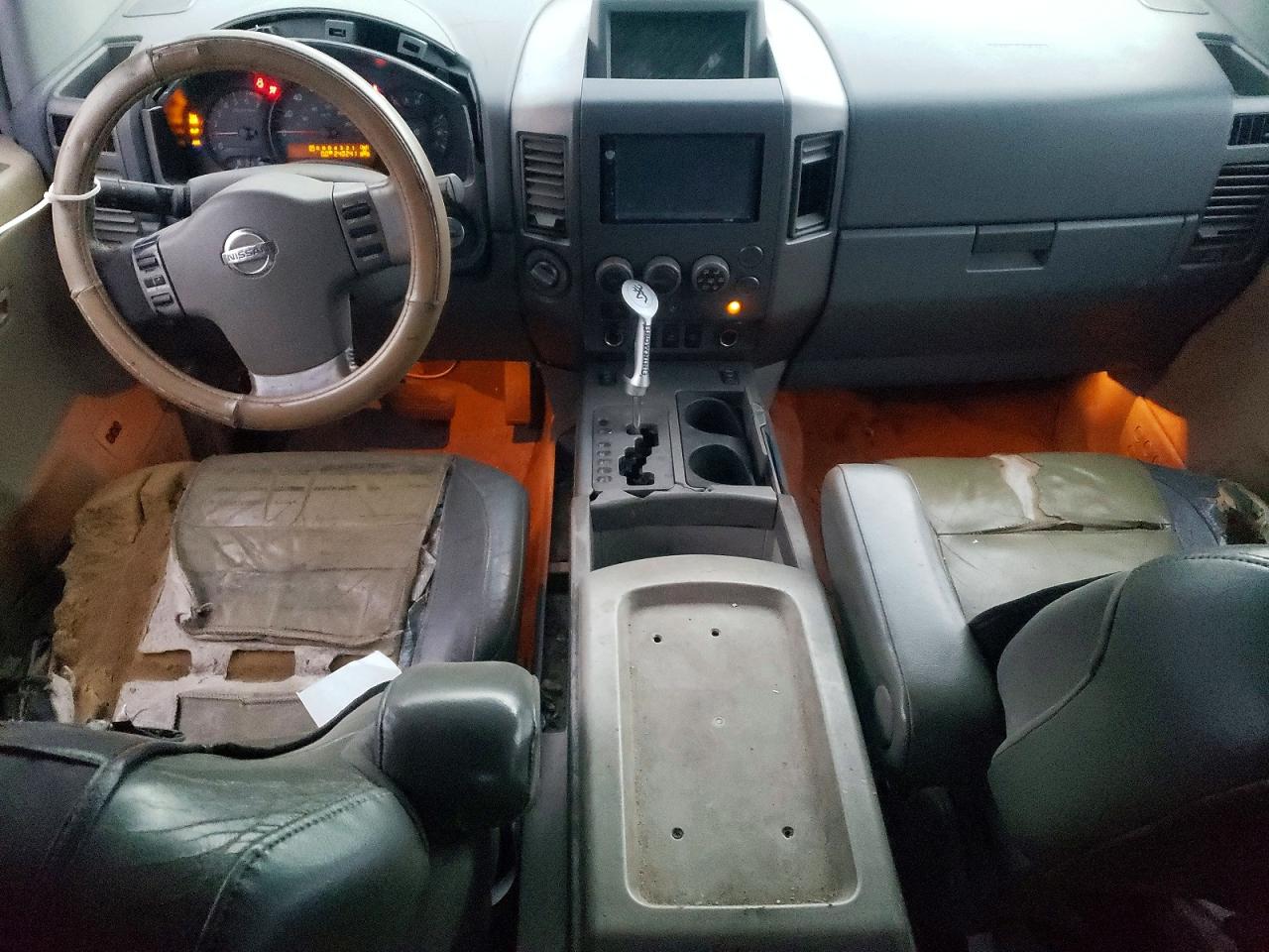 Nissan Titan