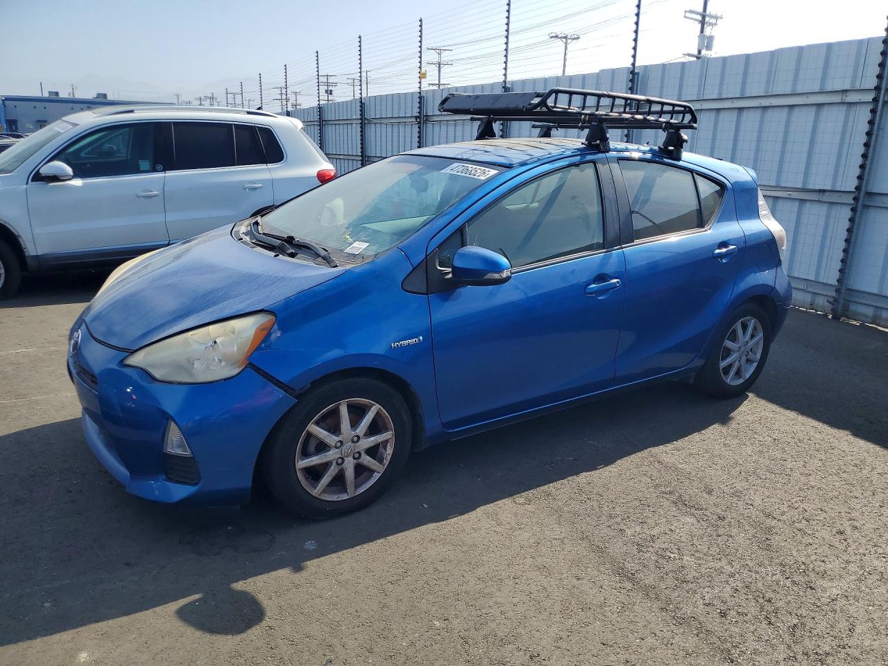 Salvage Toyota Prius Image