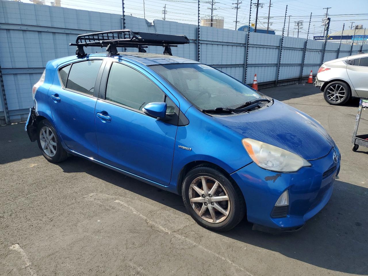 Toyota Prius c Three