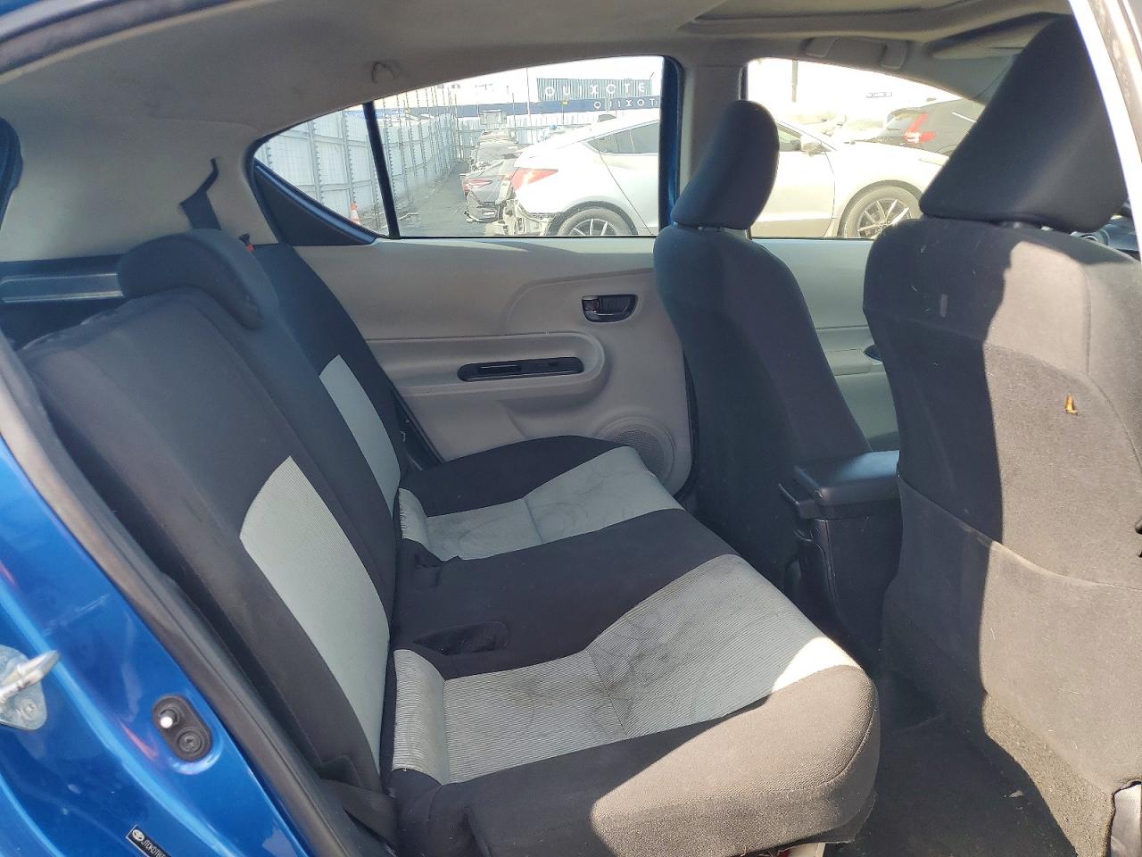 Toyota Prius c Three