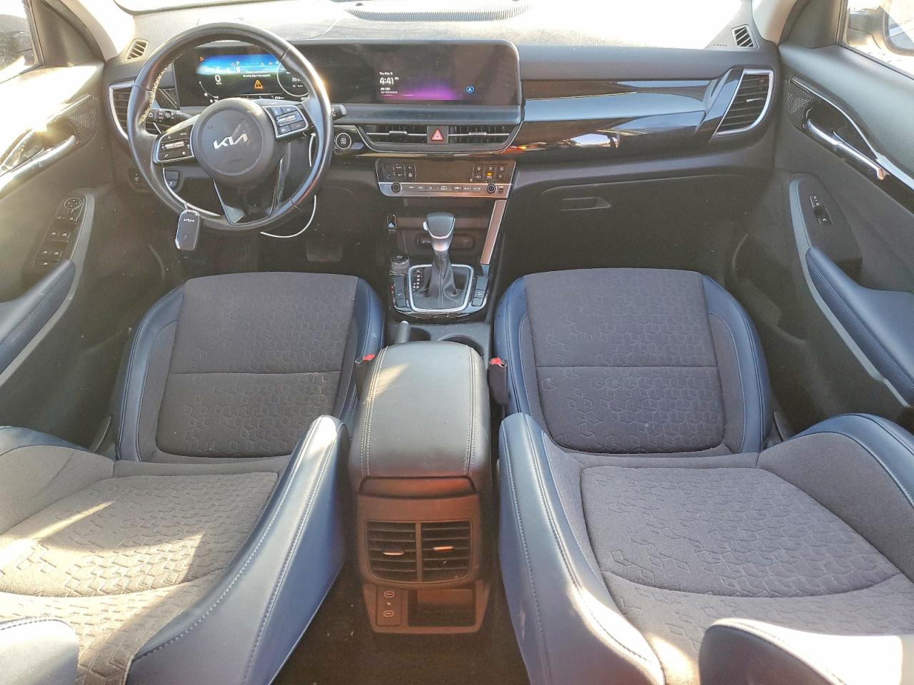 Kia Seltos S