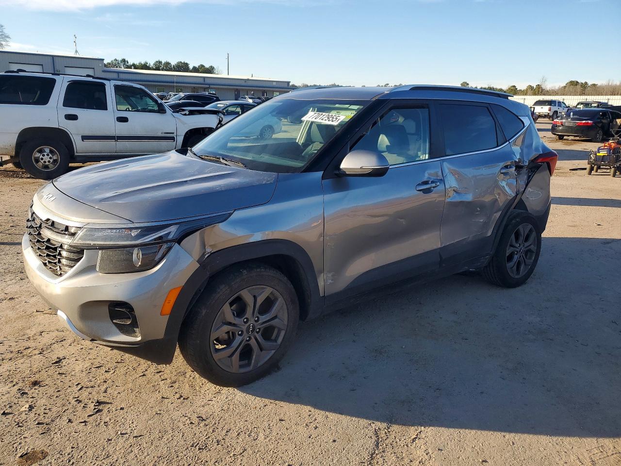 Salvage Kia Seltos Image