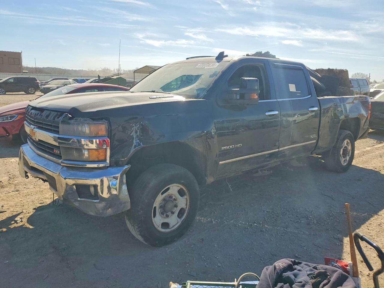 Salvage Chevrolet Silverado Image