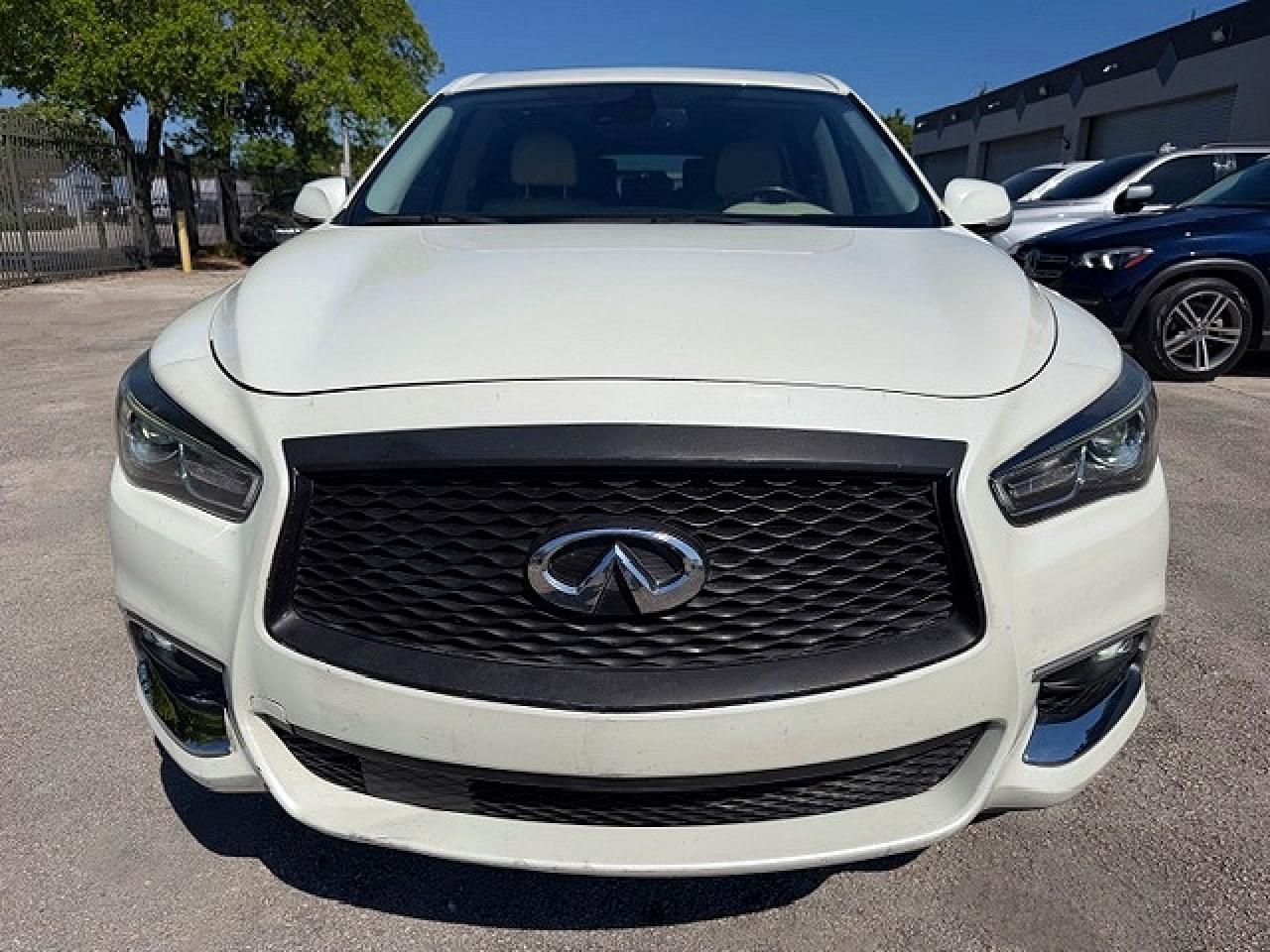 INFINITI Qx Pure