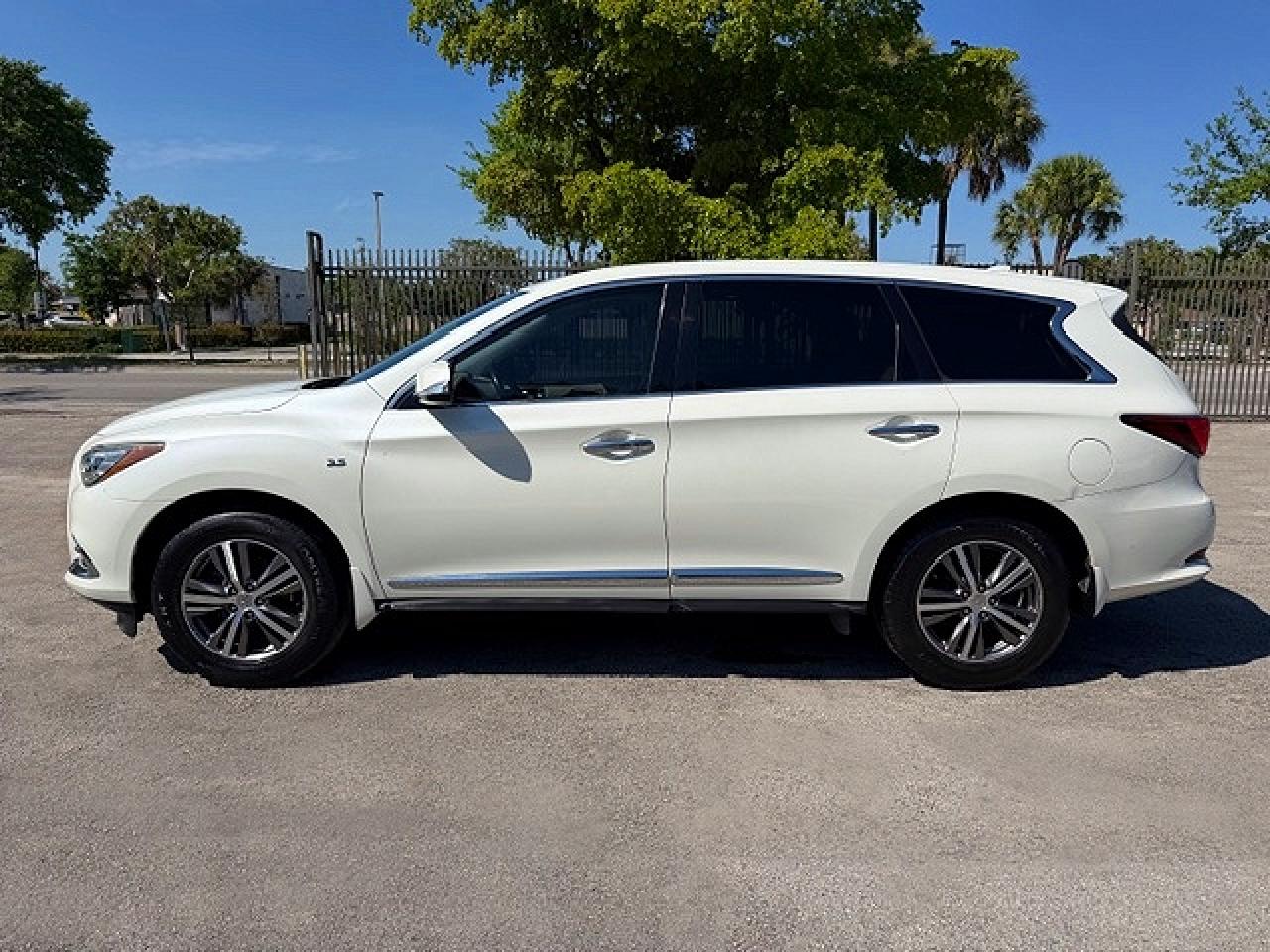 INFINITI Qx Pure