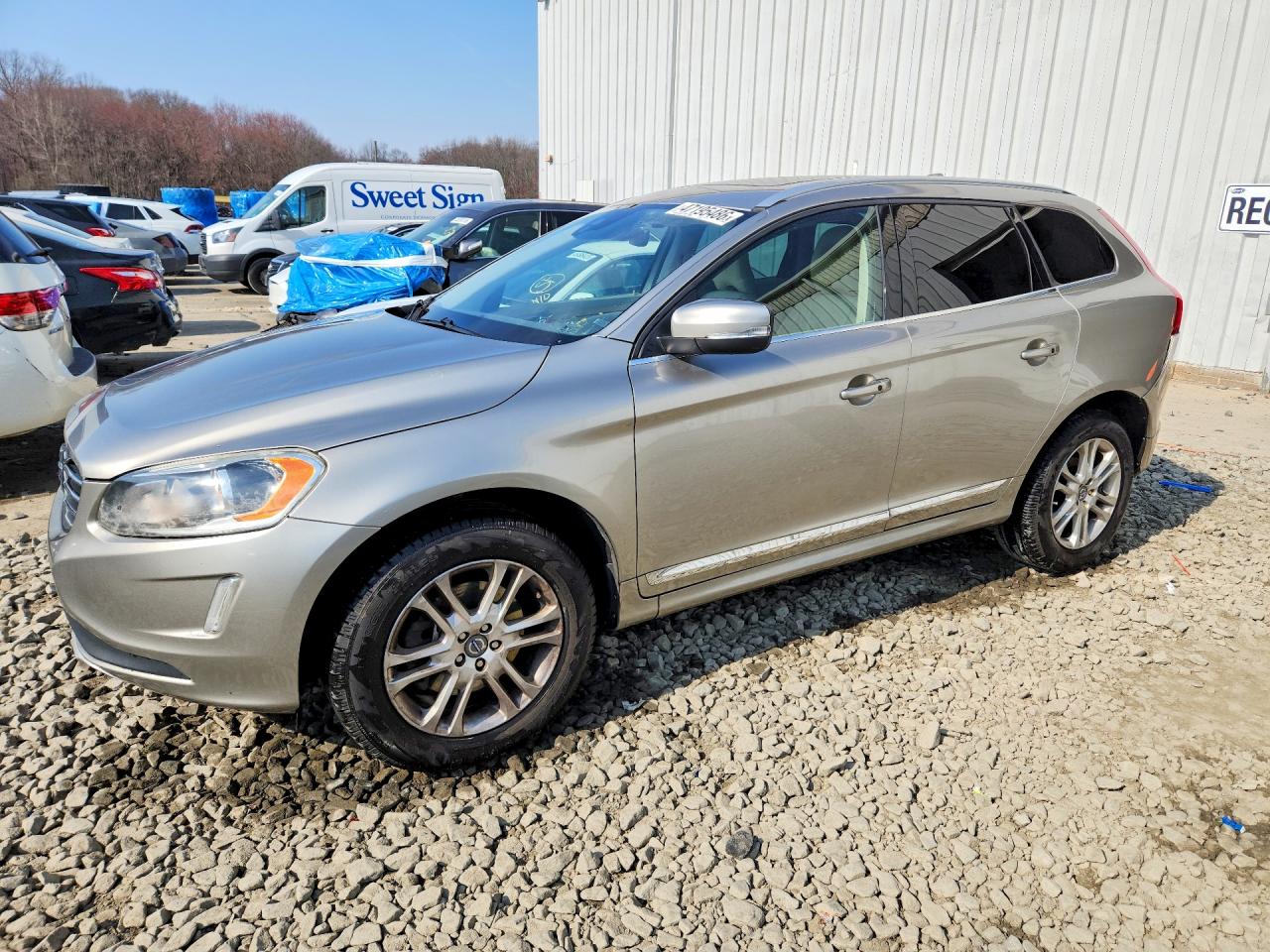 Salvage Volvo XC60 Image