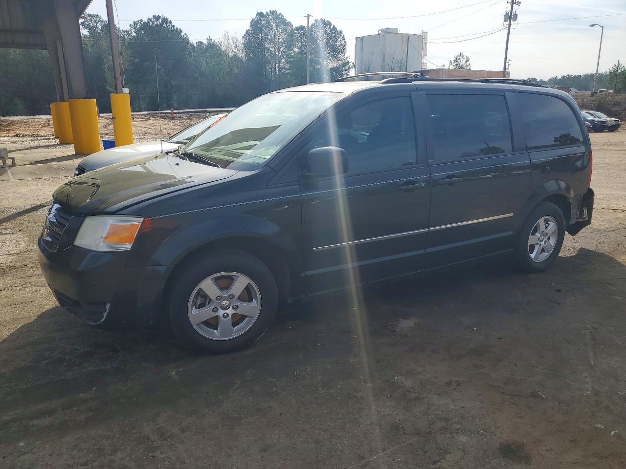 Salvage Dodge Caravan Image