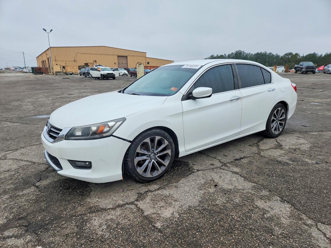 Salvage Honda Accord Image