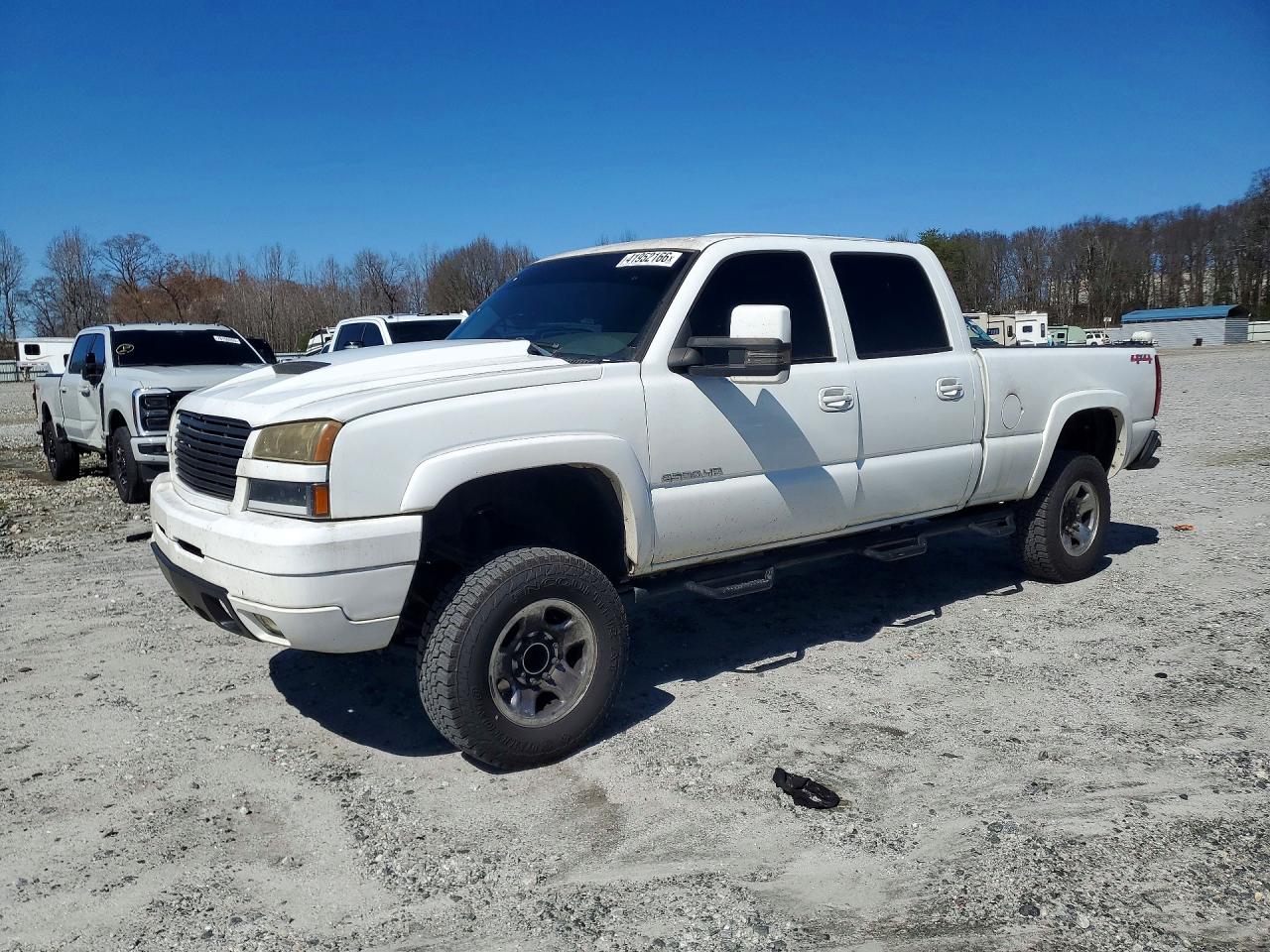 Salvage Chevrolet Silverado Image